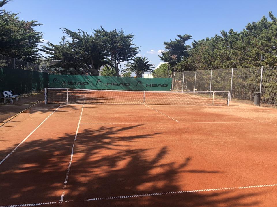 L'entretien des courts de tennis en terre battue traditionnelle