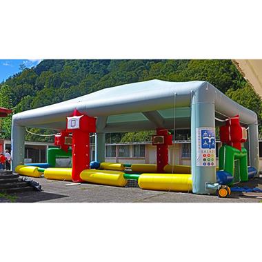 Structure gonflable couverte multisports et multi-terrains