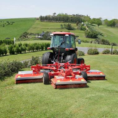 Tondeuse adaptable sur tracteurs - Striker 150 / 190 - Tondeuses  professionnelles