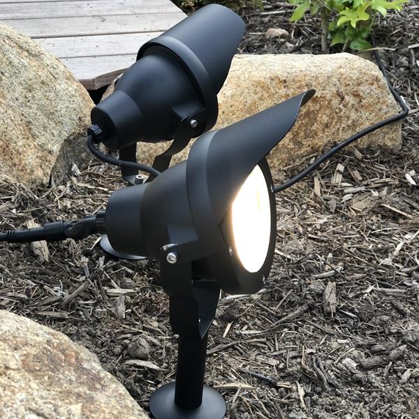 Kit Complet : 3 Projecteurs extérieurs à piquer en aluminium noir - 230V/Class II 