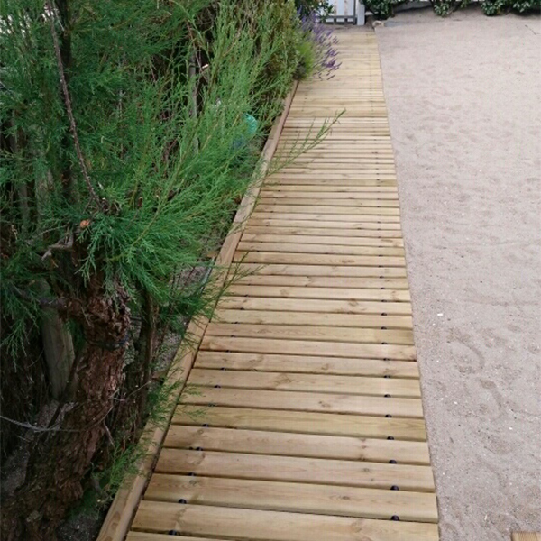 Chemin de bois déroulable