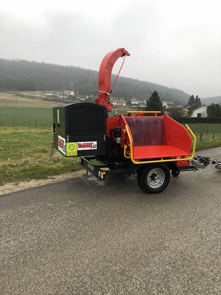 Broyeur sur remorque routière freinée