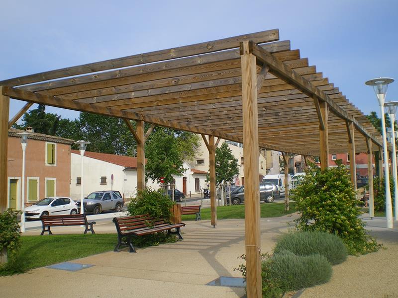 Grande pergolas en sciages