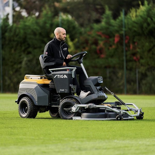 Tondeuse ePark Pro l’emblématique coupe frontale