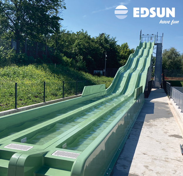 Toboggans aquatiques sur mesure - Photo