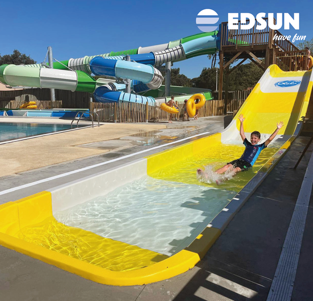 Toboggans aquatiques sur mesure - Photo