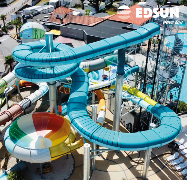 Toboggans aquatiques sur mesure - Photo