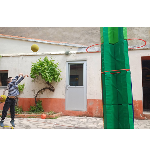Système modulable en mousse d’espaces multisports et multi-terrains, pédagogiques et ludiques pour enfants et seniors - Photo