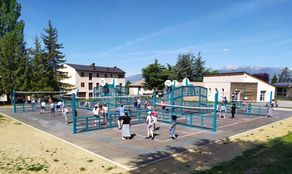 Equipement multisports et multi-terrains