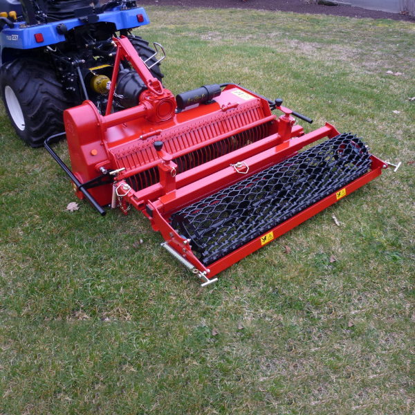 Combiné préparateur de sol enfouisseur engazonneur