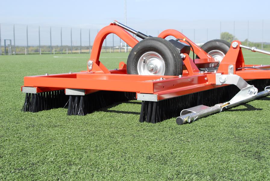 Terrains de sports - Entretien des gazons synthétiques - Photo 1