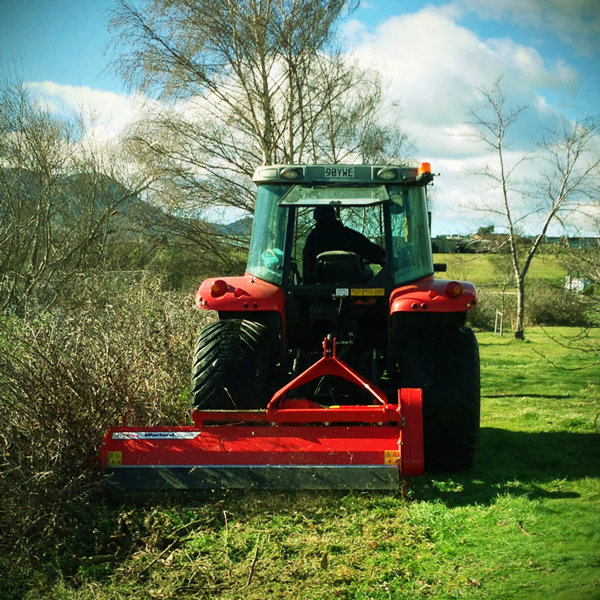 Tondeuses-débroussailleuses adaptable sur tracteurs